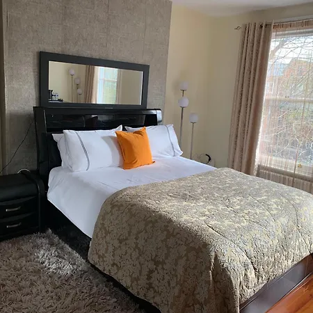 Superbly Furnished Apartment In Central London